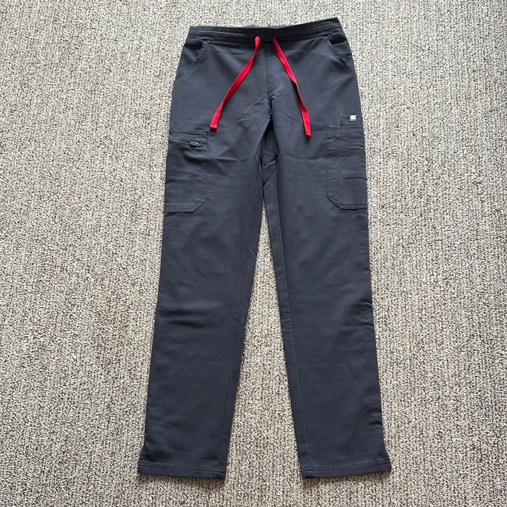 Figs Yola skinny scrub pants, size XS, charcoal.